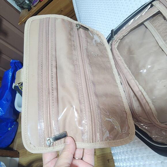 NISHEL EUC BLACK QUILTED TRAVEL JEWELRY COSMETICS  ORGANIZER BAG 4 SECTS - Picture 9 of 12